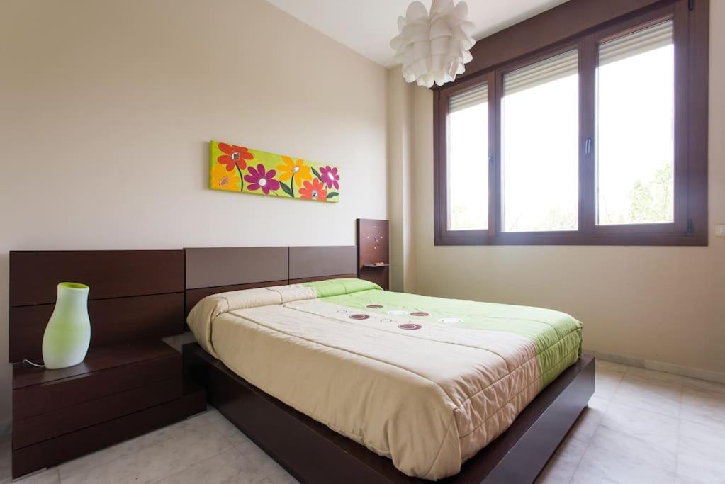 Fibes Con Piscina Y Parking Gratis Apartamento Sevilla Este Экстерьер фото